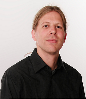 Martin Van Aken est formateur pour Human Coders. Il anime la formation Revue de code