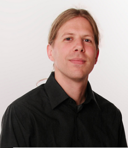 Martin Van Aken est formateur pour Human Coders. Il anime la formation Revue de code
